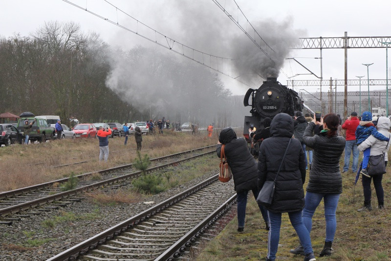 Zabytkowy pociąg w Policach [foto/wideo]