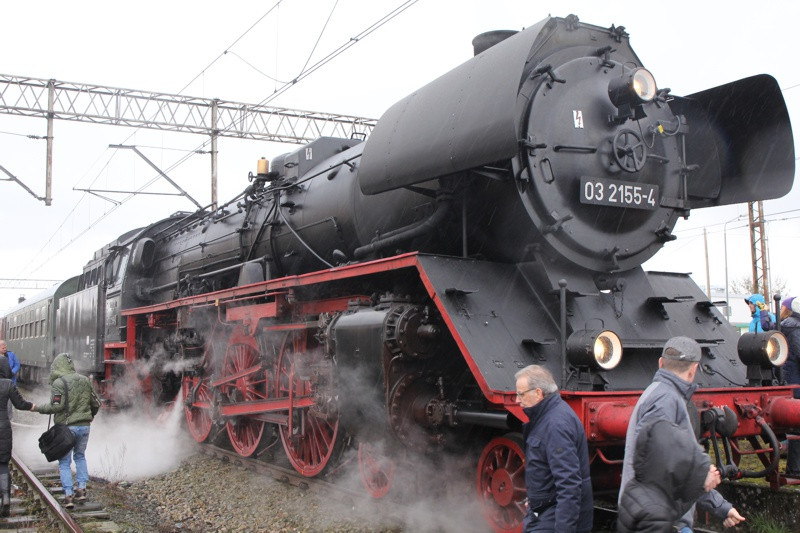 Zabytkowy pociąg w Policach [foto/wideo]