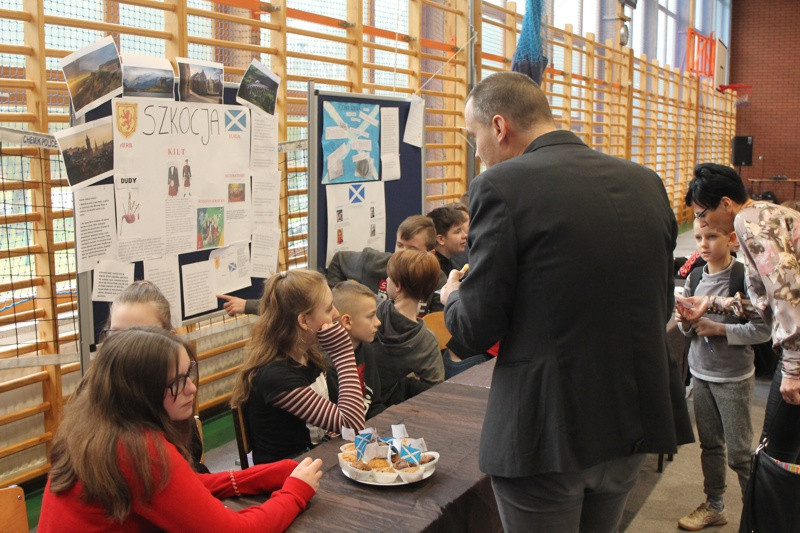 Projekty Edukacyjne w Filii SP 8 w Policach [foto]