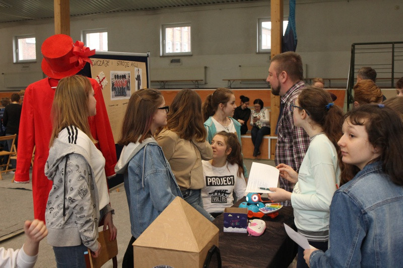 Projekty Edukacyjne w Filii SP 8 w Policach [foto]