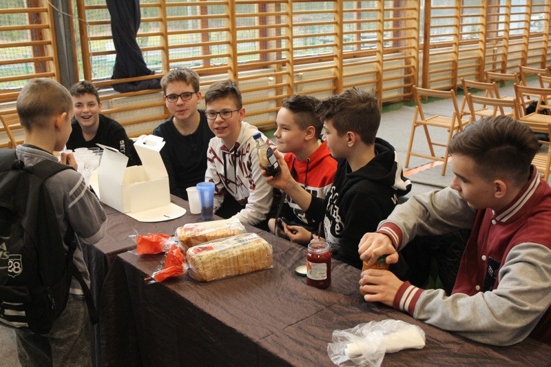 Projekty Edukacyjne w Filii SP 8 w Policach [foto]