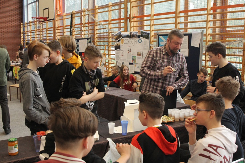 Projekty Edukacyjne w Filii SP 8 w Policach [foto]