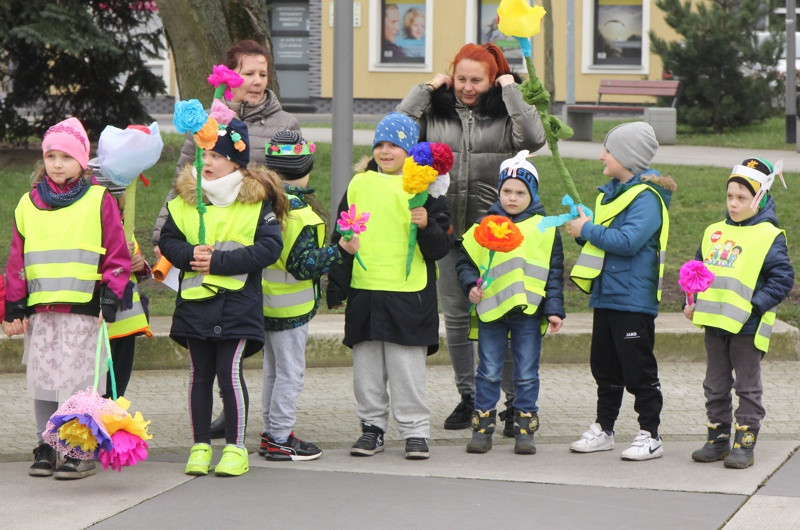 Kolorowe korowody przeszły ulicami Polic [foto/wideo]