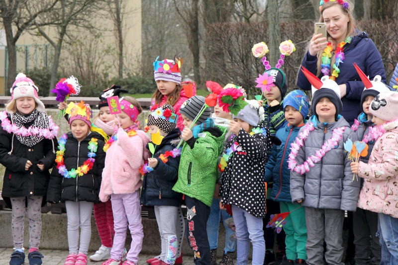 Kolorowe korowody przeszły ulicami Polic [foto/wideo]