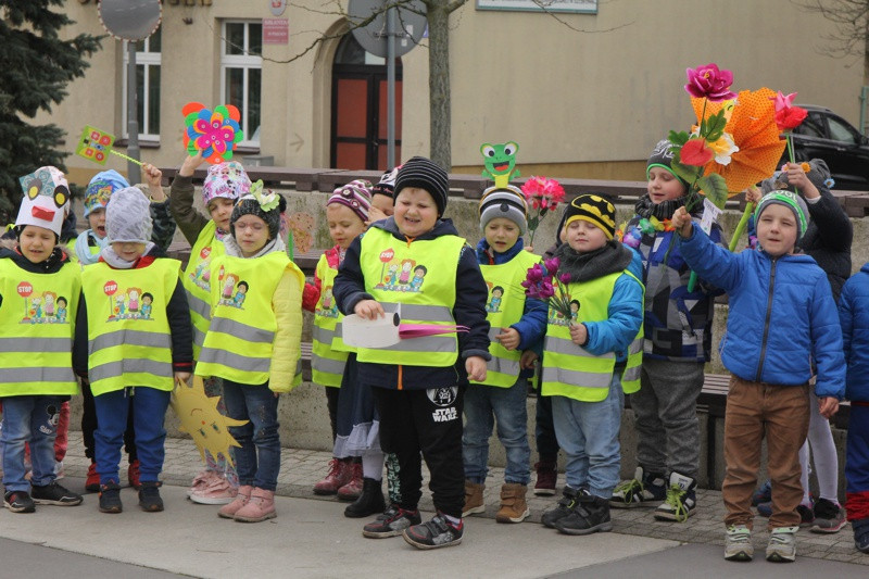 Kolorowe korowody przeszły ulicami Polic [foto/wideo]
