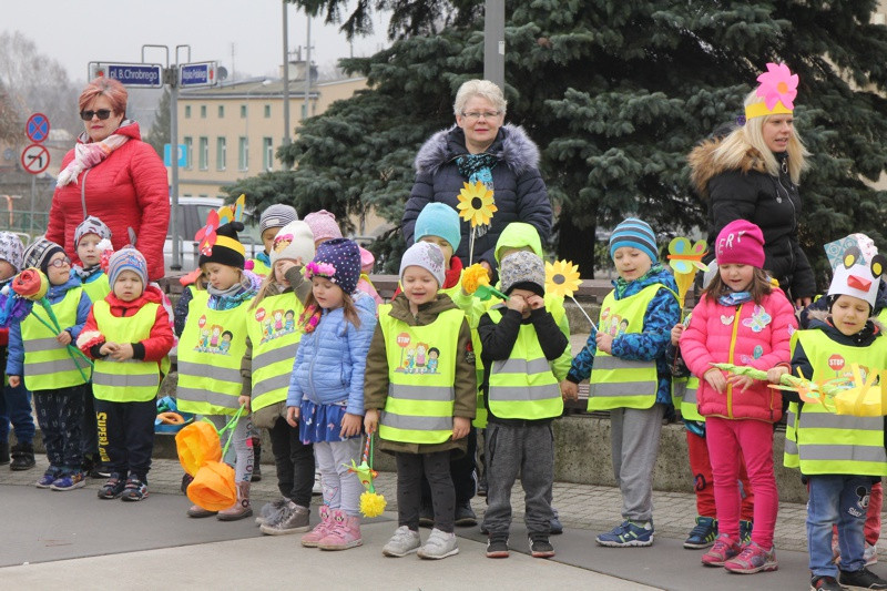 Kolorowe korowody przeszły ulicami Polic [foto/wideo]