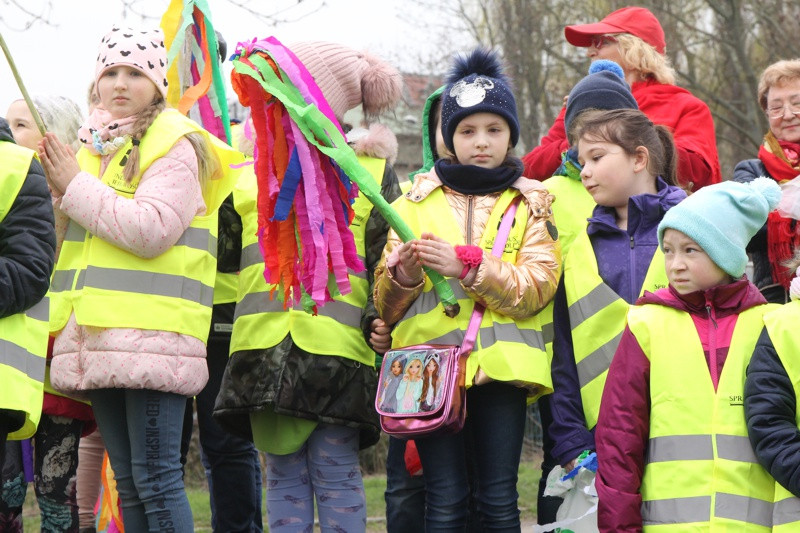 Kolorowe korowody przeszły ulicami Polic [foto/wideo]