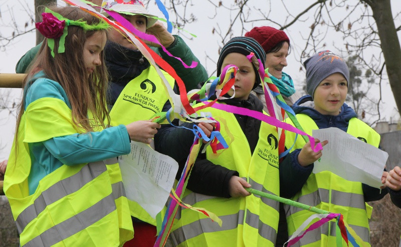 Kolorowe korowody przeszły ulicami Polic [foto/wideo]