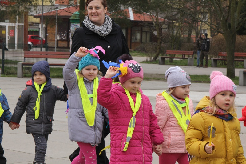 Kolorowe korowody przeszły ulicami Polic [foto/wideo]