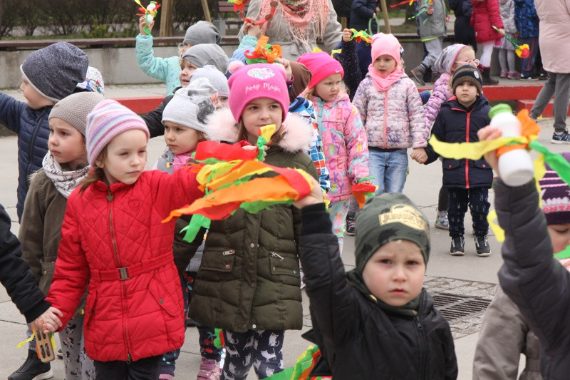 Kolorowe korowody przeszły ulicami Polic [foto/wideo]