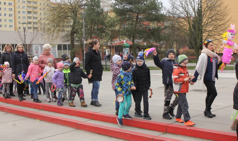 Kolorowe korowody przeszły ulicami Polic [foto/wideo]