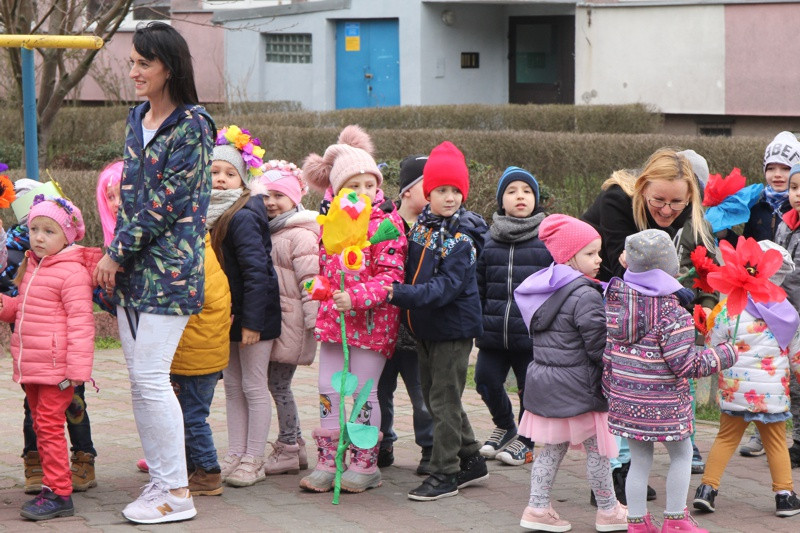 Kolorowe korowody przeszły ulicami Polic [foto/wideo]