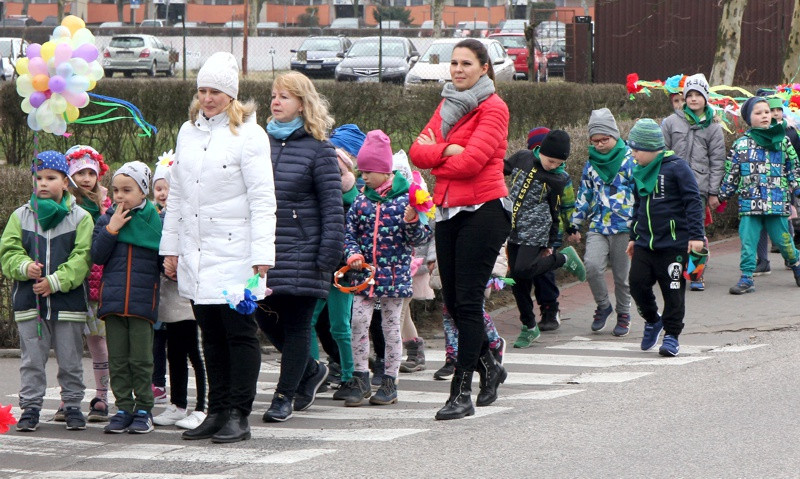 Kolorowe korowody przeszły ulicami Polic [foto/wideo]