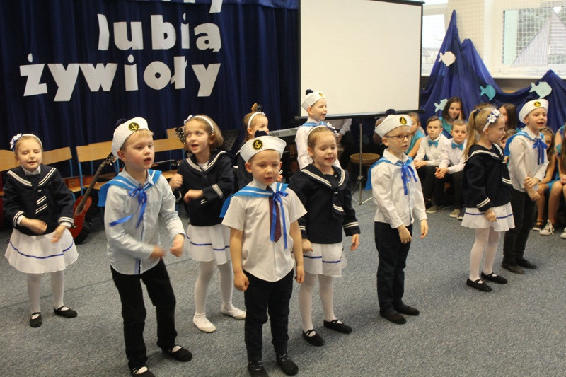 Anioły lubią żywioły – wystawa w Trzebieży [foto]