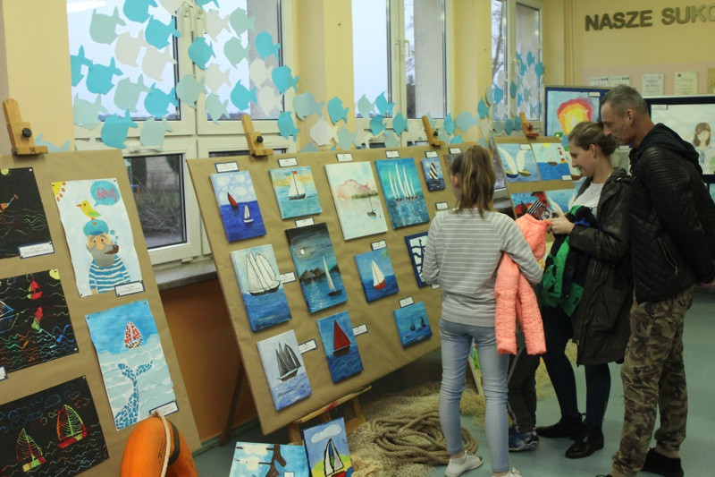 Anioły lubią żywioły – wystawa w Trzebieży [foto]