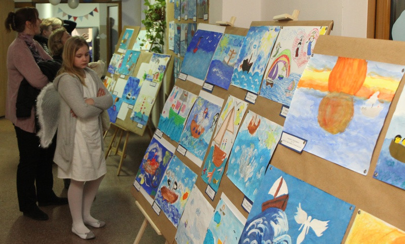 Anioły lubią żywioły – wystawa w Trzebieży [foto]