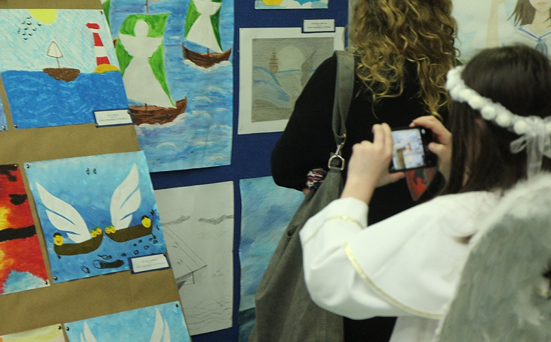 Anioły lubią żywioły – wystawa w Trzebieży [foto]