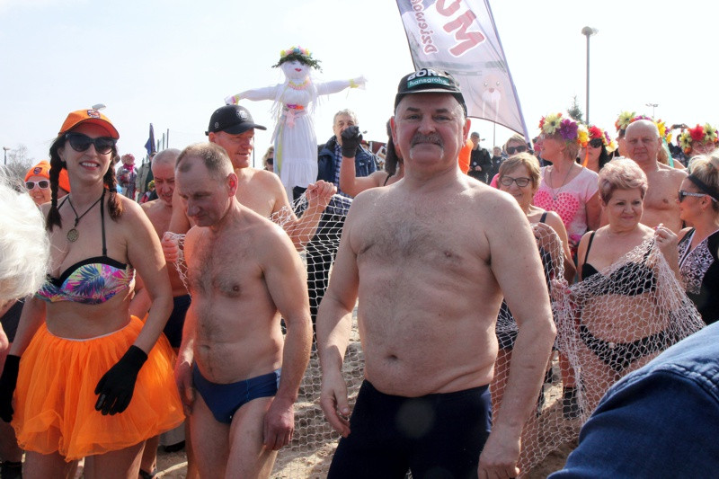 Powitanie wiosny i morsowanie w Trzebieży [foto/wideo]