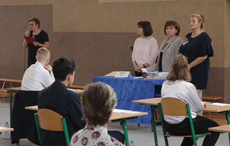 Rozpoczęły się egzaminy gimnazjalne [foto/wideo]