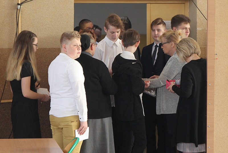 Egzamin ósmoklasisty – historyczny i w wyjątkowych warunkach