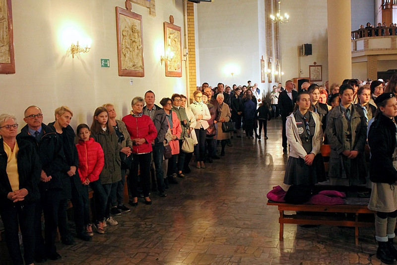 Wielki Piątek - Liturgia Męki Pańskiej