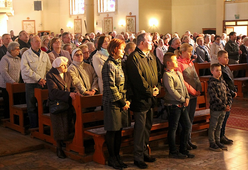 Wielki Piątek - Liturgia Męki Pańskiej