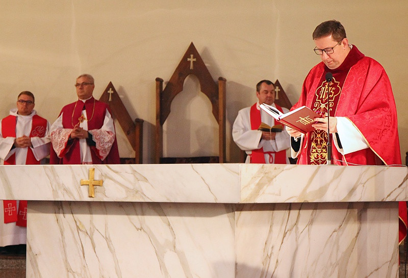 Wielki Piątek - Liturgia Męki Pańskiej