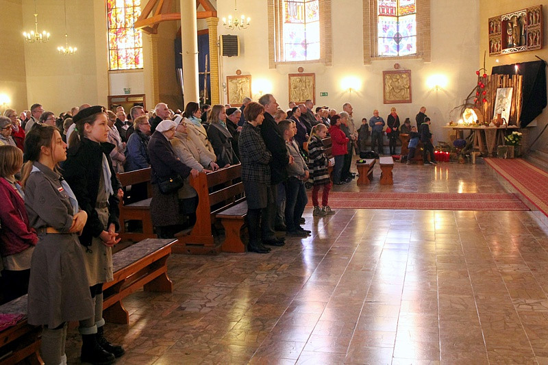 Wielki Piątek - Liturgia Męki Pańskiej