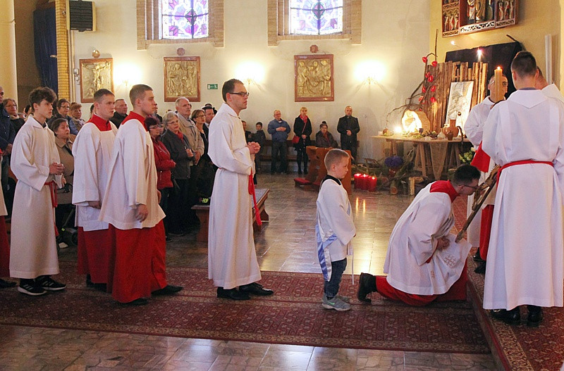 Wielki Piątek - Liturgia Męki Pańskiej