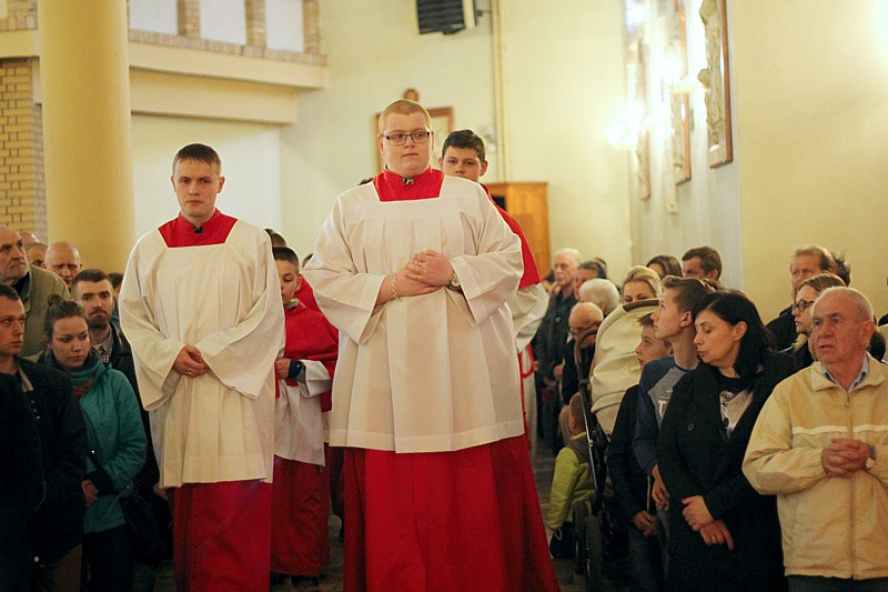 Wielki Piątek - Liturgia Męki Pańskiej