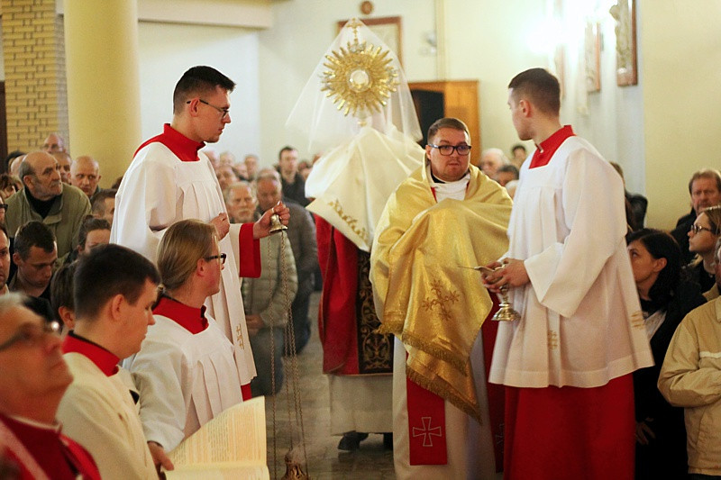 Wielki Piątek - Liturgia Męki Pańskiej