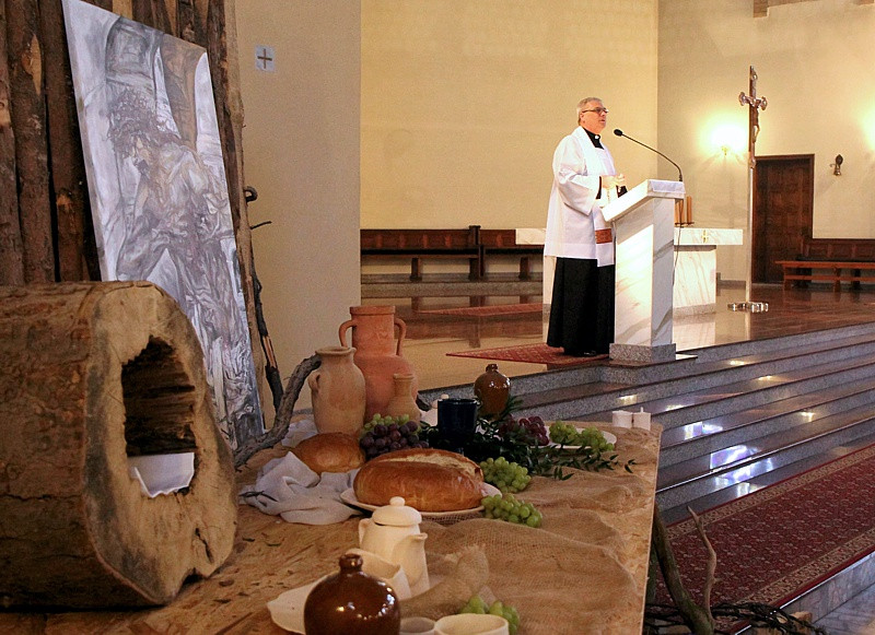 Wielka Sobota - święcenie pokarmów w polickich parafiach