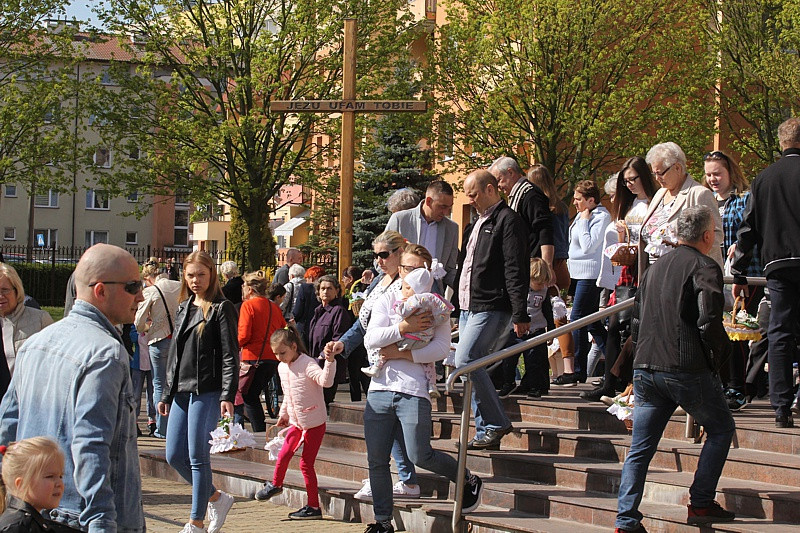 Wielka Sobota - święcenie pokarmów w polickich parafiach
