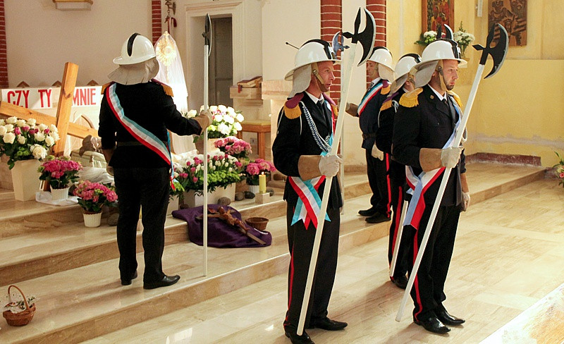 Wielka Sobota - święcenie pokarmów w polickich parafiach