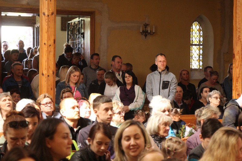 Wielka Sobota - święcenie pokarmów w polickich parafiach