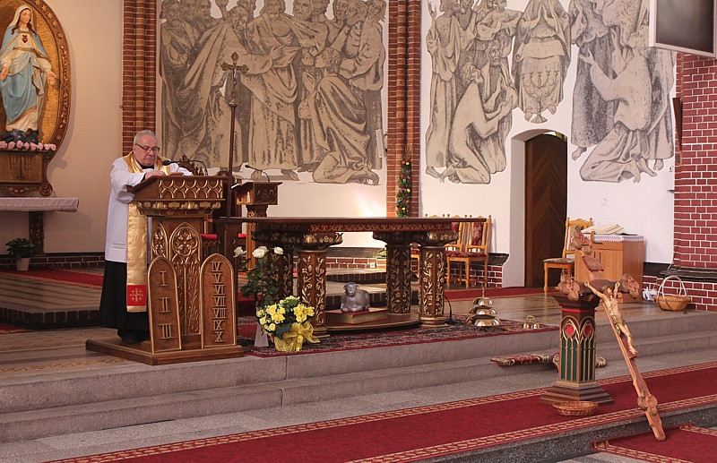 Wielka Sobota - święcenie pokarmów w polickich parafiach