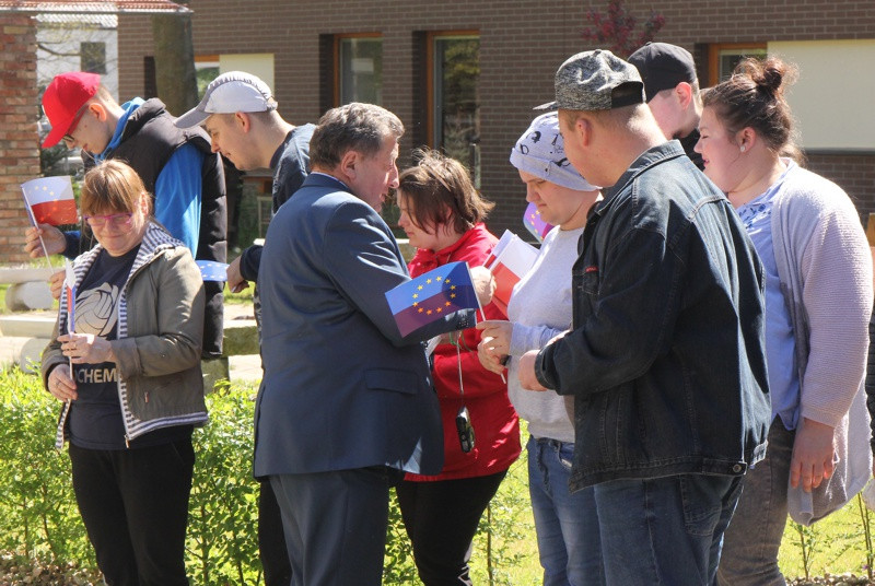 Uroczystość wciągnięcia flagi w PSONI