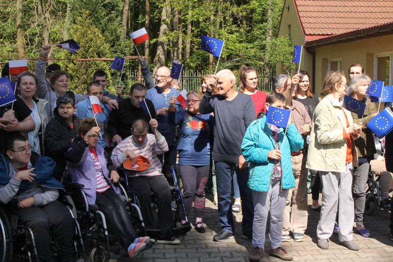 Uroczystość wciągnięcia flagi w PSONI