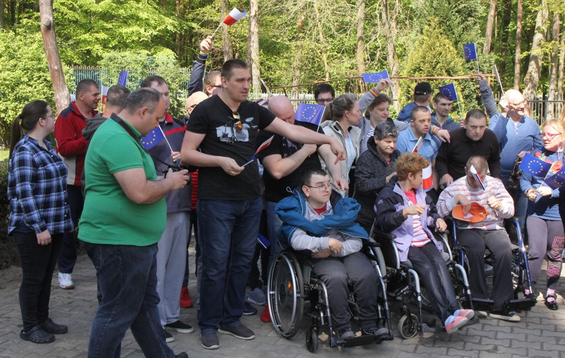 Uroczystość wciągnięcia flagi w PSONI