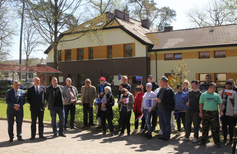 Uroczystość wciągnięcia flagi w PSONI