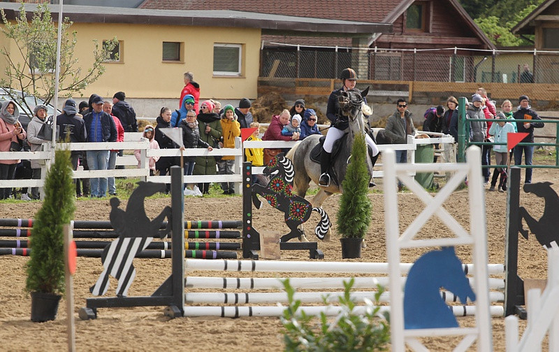 Festyn rodzinny i skoki przez przeszkody w Przęsocinie