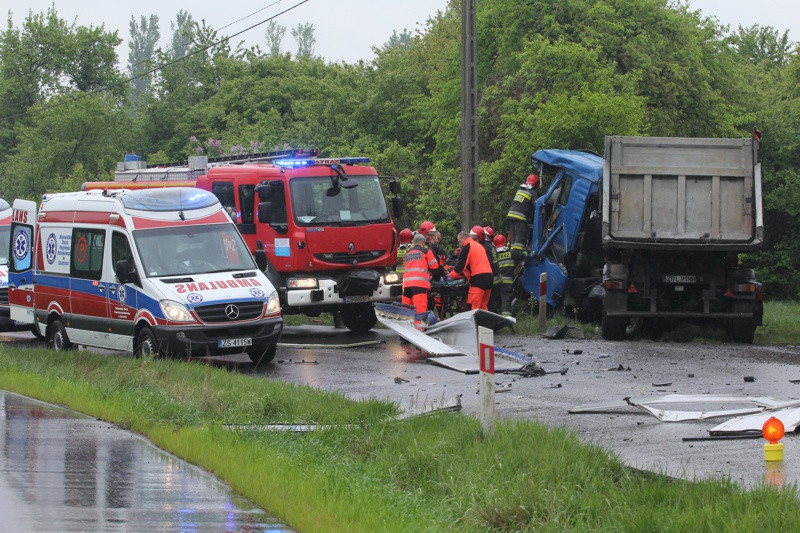 Zderzenie ciężarówek na ul. Jasienickiej w Policach