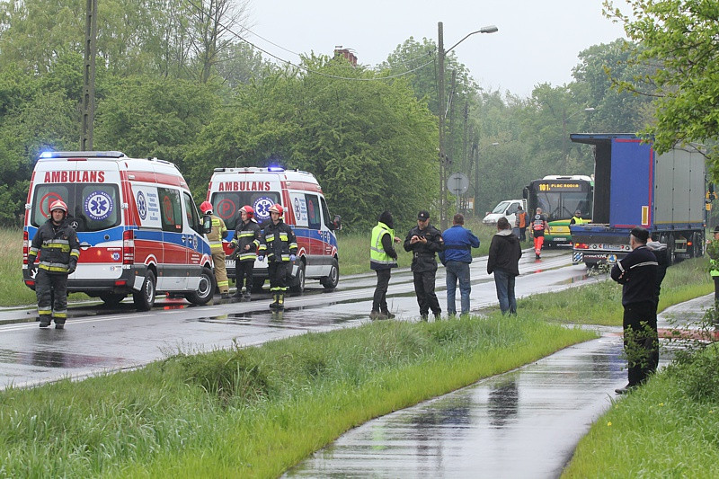 Zderzenie ciężarówek na ul. Jasienickiej w Policach