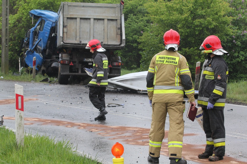 Zderzenie ciężarówek na ul. Jasienickiej w Policach