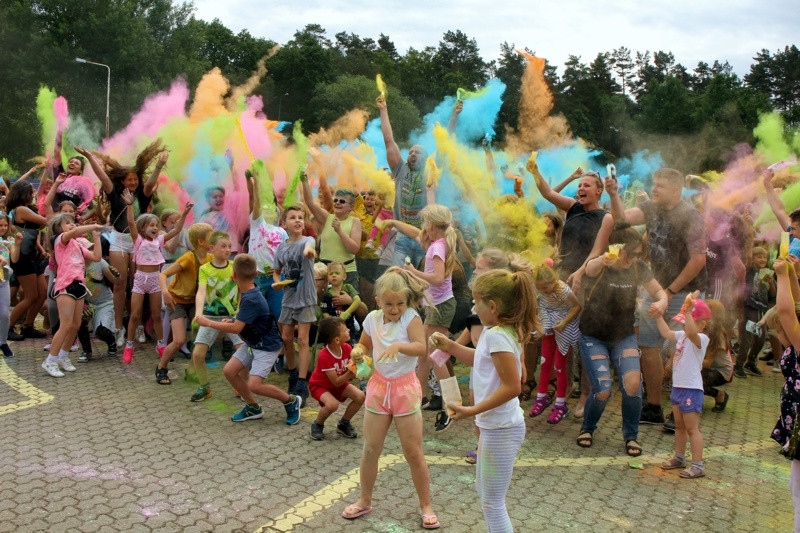 Kolorowo 'Z uśmiechem do lata'