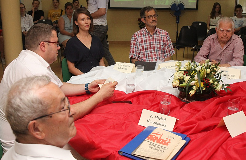 35 procent demokracji – policki okrągły stół