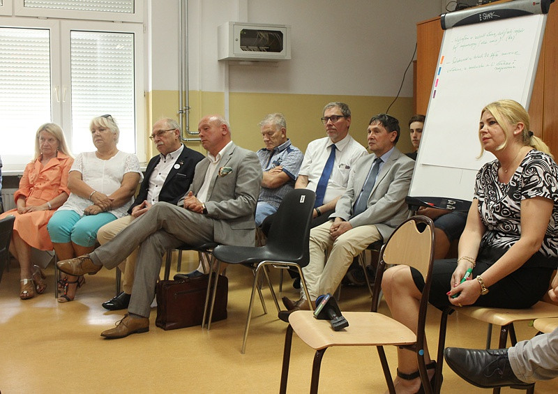 35 procent demokracji – policki okrągły stół