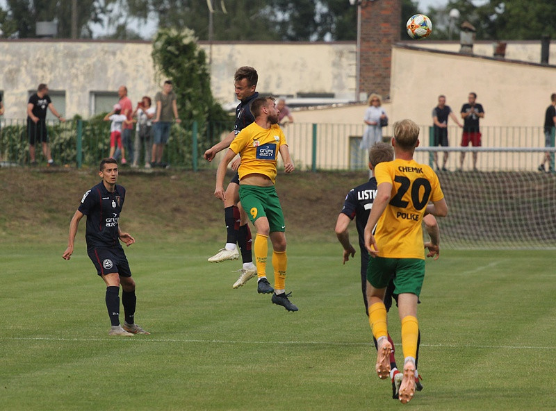 Pogoń Szczecin wygrywa z Chemikiem 3:0