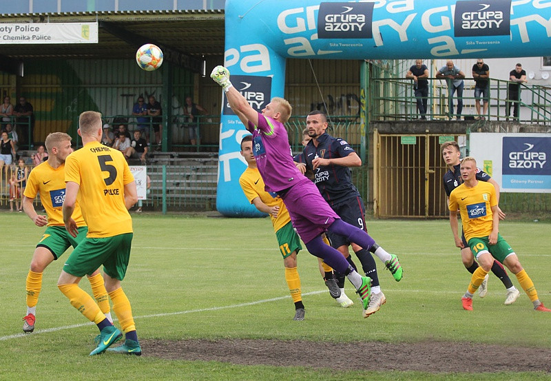 Pogoń Szczecin wygrywa z Chemikiem 3:0