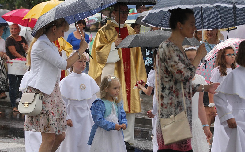 Procesja Bożego Ciała w parafii pw. św. Kazimierza w Policach